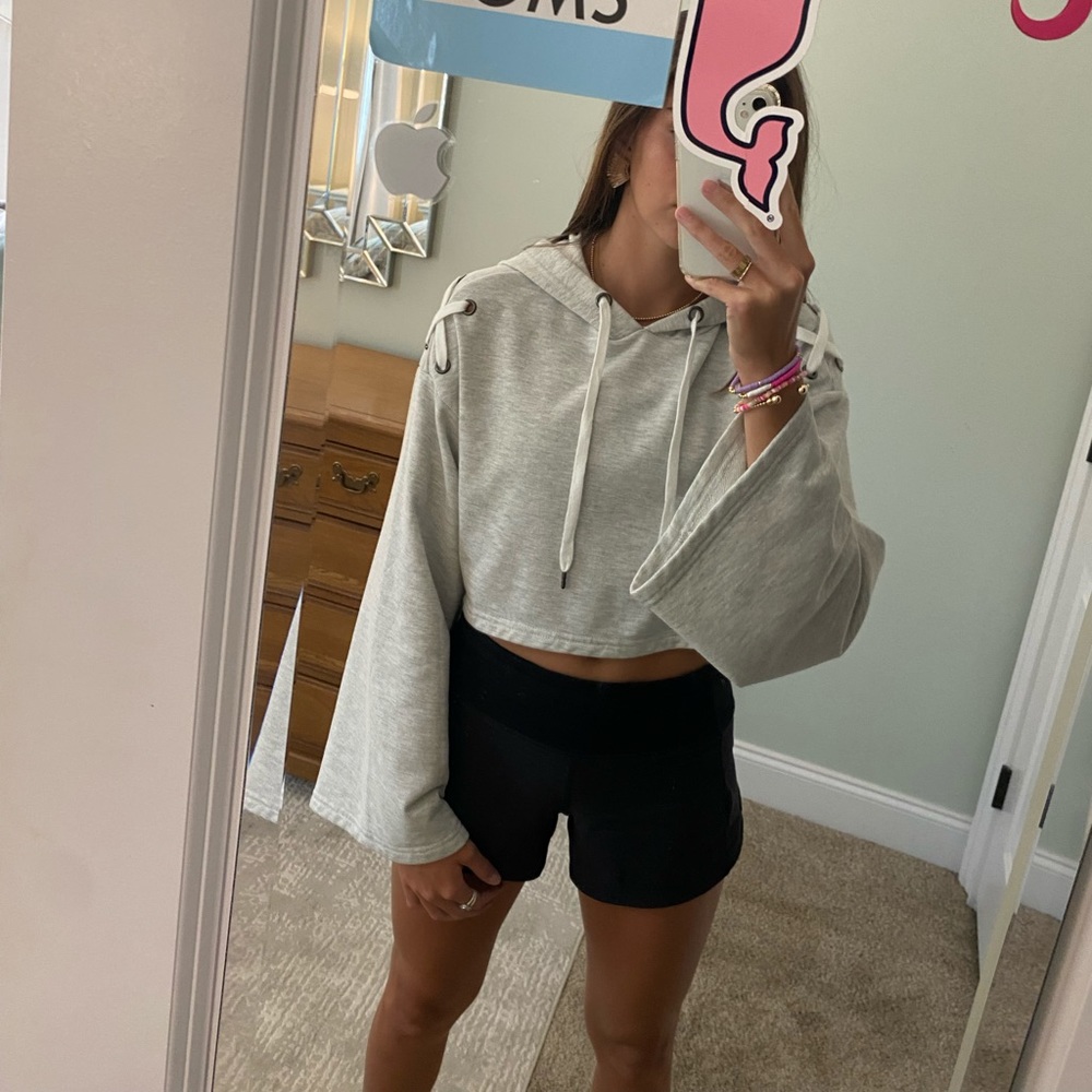 Cropped hoodie